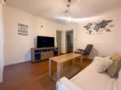 VENTA/PERMUTA: Casa de 2 Dormitorios con Patio y Cochera. Cañada de Gómez, Argentina.
