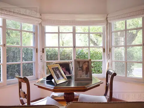 Casa 7 ambientes con 2 baños