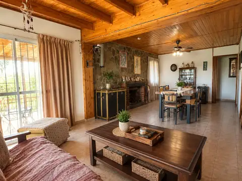 Casa en Venta con 2 cocheras