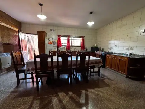 Depto Tipo Casa en Venta en Villa Dominico, USD 98.000