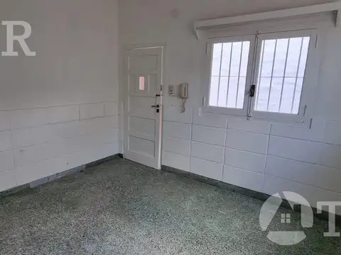 Depto Tipo Casa 5 ambientes con 2 baños