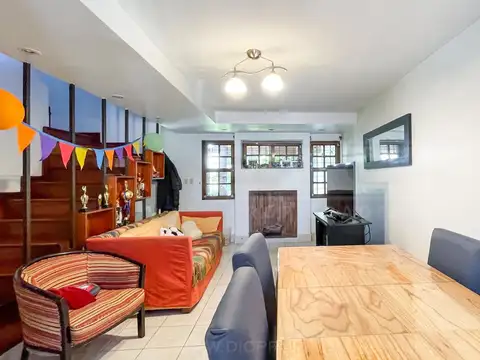 Aguero al 2400 Ugarte y Felix de Amador