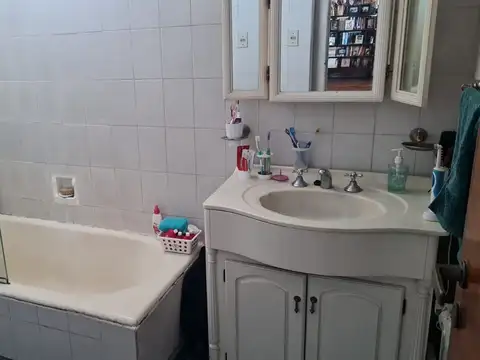 Importante semipiso 3amb c/dependencias de gran superficie y muy luminoso