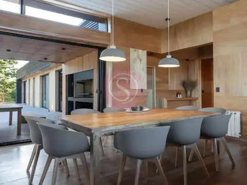 Casa en Alquiler Temporal con 2 cocheras
