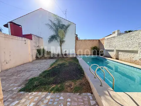 Casa 5 amb con cocheras, parque y piscina