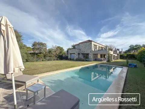 Venta Casa 4 Dormitorios Kentucky