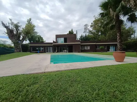 Barrio Privado El Zorzal, La Lonja