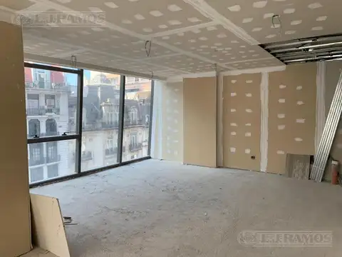 CORRIENTES  N°1470 -Piso  8- Oficina 4