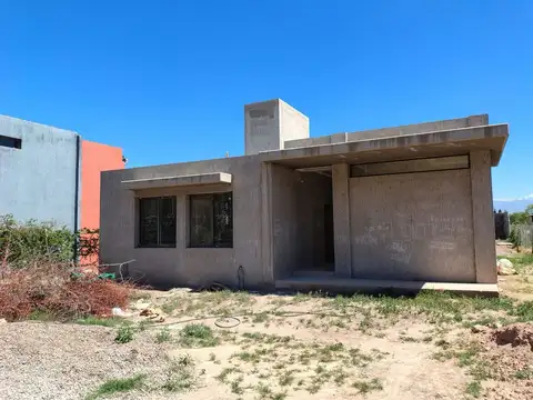 Casa 3 ambientes con 1 baño