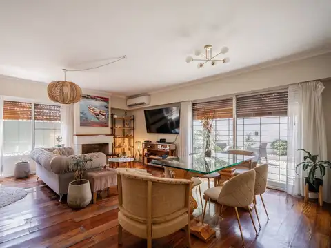 Casa 4 amb en Venta Martinez con Patio y Parrilla