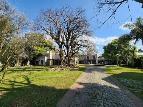 Terreno en  Venta de 735 m2 en Lomas de San Isidro