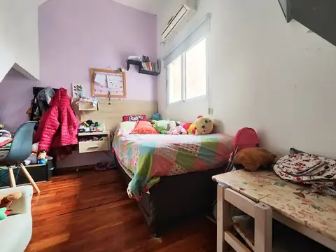Depto Tipo Casa 5 ambientes con 2 baños