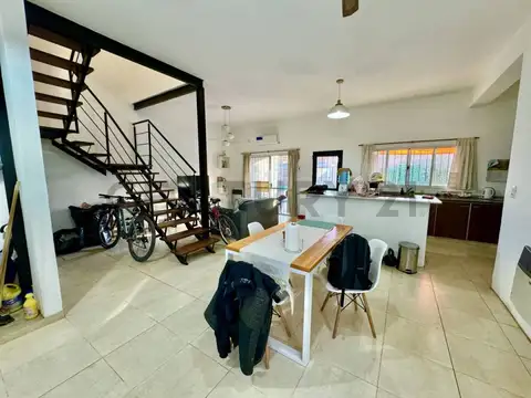 la rastra 2500, Piso 0