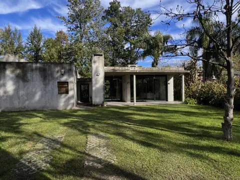 Casa de diseño ubicada en La Bota Ingeniero Maschwitz