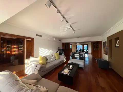 Casa 5 ambientes con 4 baños