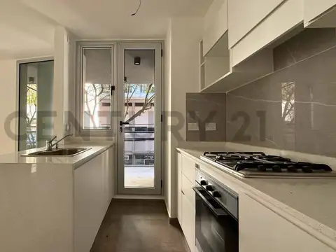 3 de Febrero 100, Piso 1