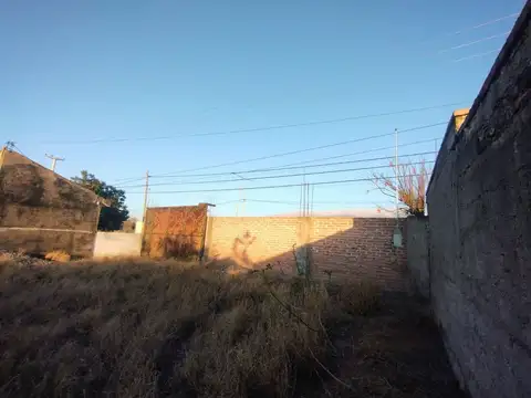 SE VENDE TERRENO EN AV MANUEL NAVARRO C/CERRAMTO