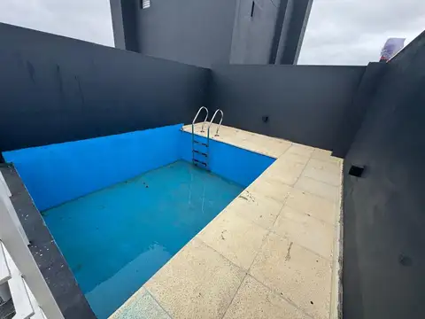 VENTA DE DEPARTAMENTO MONOAMBIENTE CASEROS C sum y pileta