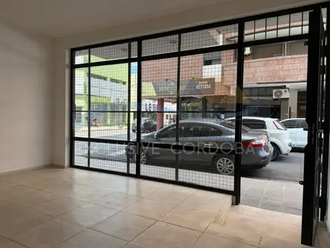 Local en Alquiler en Alberdi, $ 650.000