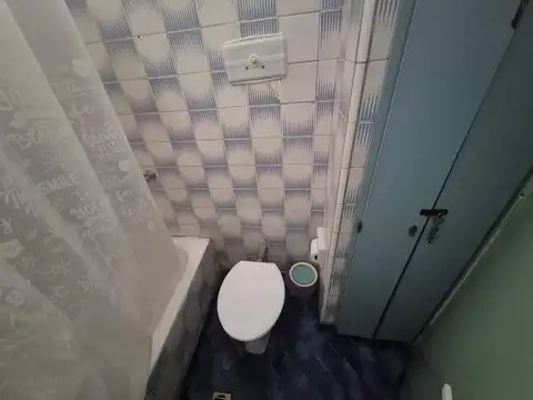 CASA 3 AMBIENTES EN VENTA  EN EL CENTRO DE GLEW