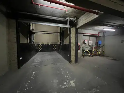 VENTA COCHERA  CUBIERTA  ALMAGRO - ABASTO