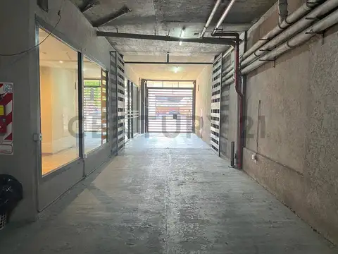 VENTA COCHERA  CUBIERTA  ALMAGRO - ABASTO