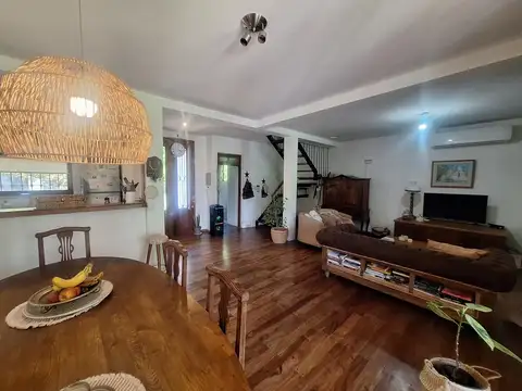 Casa en Venta con 4 cocheras