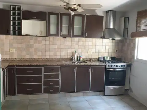 Casa 3 ambientes con 2 baños