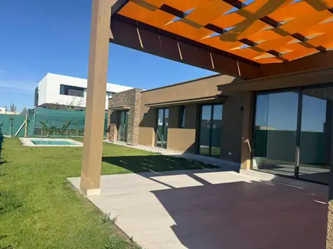 Casa en Venta en Carrodilla la Puntilla, USD 325.000