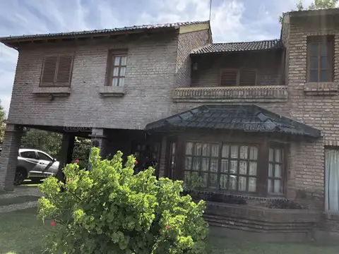 Casa 4 ambientes con 3 baños