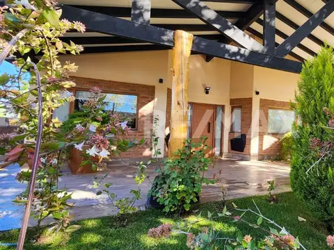 Casa 4 ambientes con 3 baños