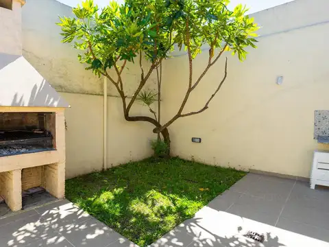 Venta de Casa 3 ambientes con Patio y Parrilla en Haedo Norte