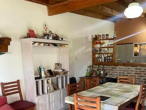 Casa 3 ambientes con 2 baños