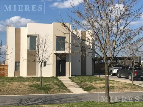 Casa en  Venta en El Canton Barrio Islas , a la laguna!!