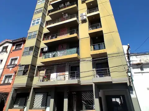 AMPLIO DEPARTAMENTO EN EL CENTRO