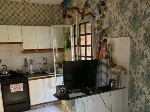 Venta de casa de 5 amb  y habbitacion de servicio en tres plantas