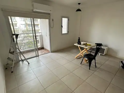 Departamento en Alquiler en Morón, $ 450.000