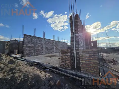VENTA DE DUPLEX EN POZO DOS DORMITORIOS