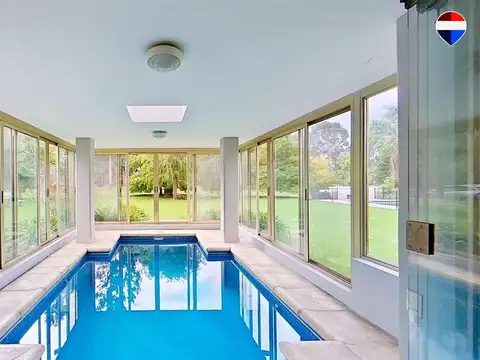 Casa en Venta con 3 cocheras