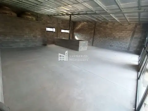 SALON EN ALQUILER - BELEN DE ESCOBAR 100