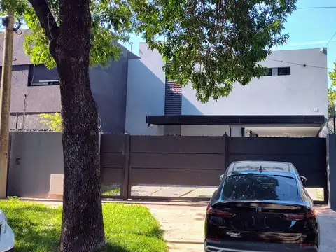 Hermosa casa en dos plantas estilo moderno en Fisherton R.