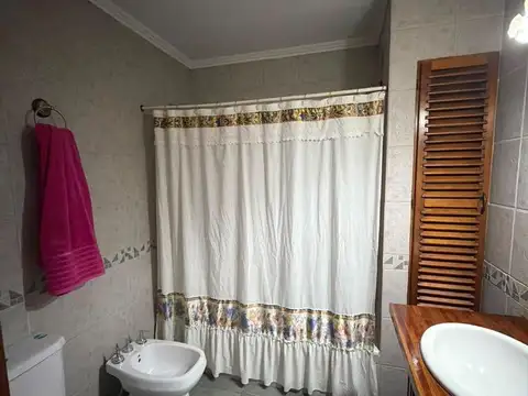 Casa 3 ambientes con 2 baños