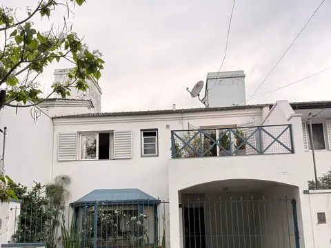 Casa en venta de 4 dorm. y cochera APTA CRÉDITO en Tres Cerritos, Salta 100
