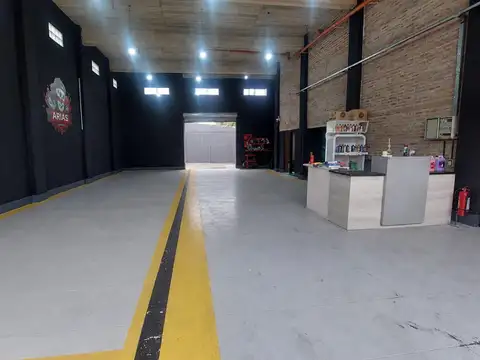 Venta Local Comercial + 3 Departamentos - San Miguel