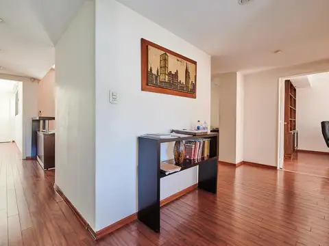 Venta Piso alto al frente - 7 ambientes - Balvanera