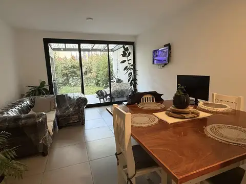 Casa en Alquiler en Benavidez, USD 1.150