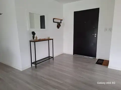 Casa en Alquiler con 3 cocheras