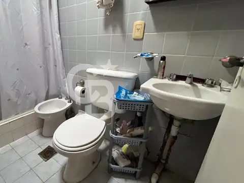 Casa 6 ambientes con 1 baño
