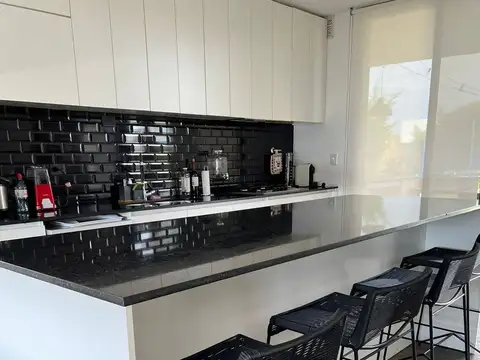 ALQUILER ANUAL. Casa, Barrio Privado Cantón Norte.