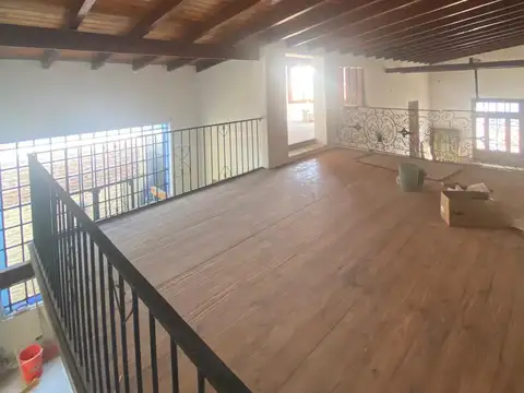 Casa 11 ambientes con 4 baños